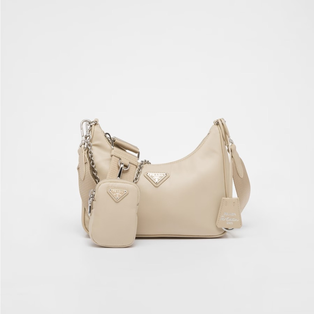 Beautiful Prada Re-Edition 2005 Re-Nylon nude bag😋